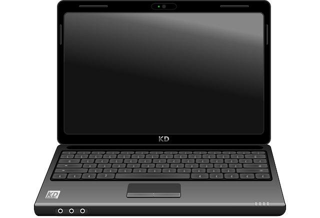 černý notebook